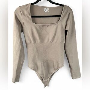 OQQ Long Sleeve Seamless Coffee Bodysuit Size XL Brand New